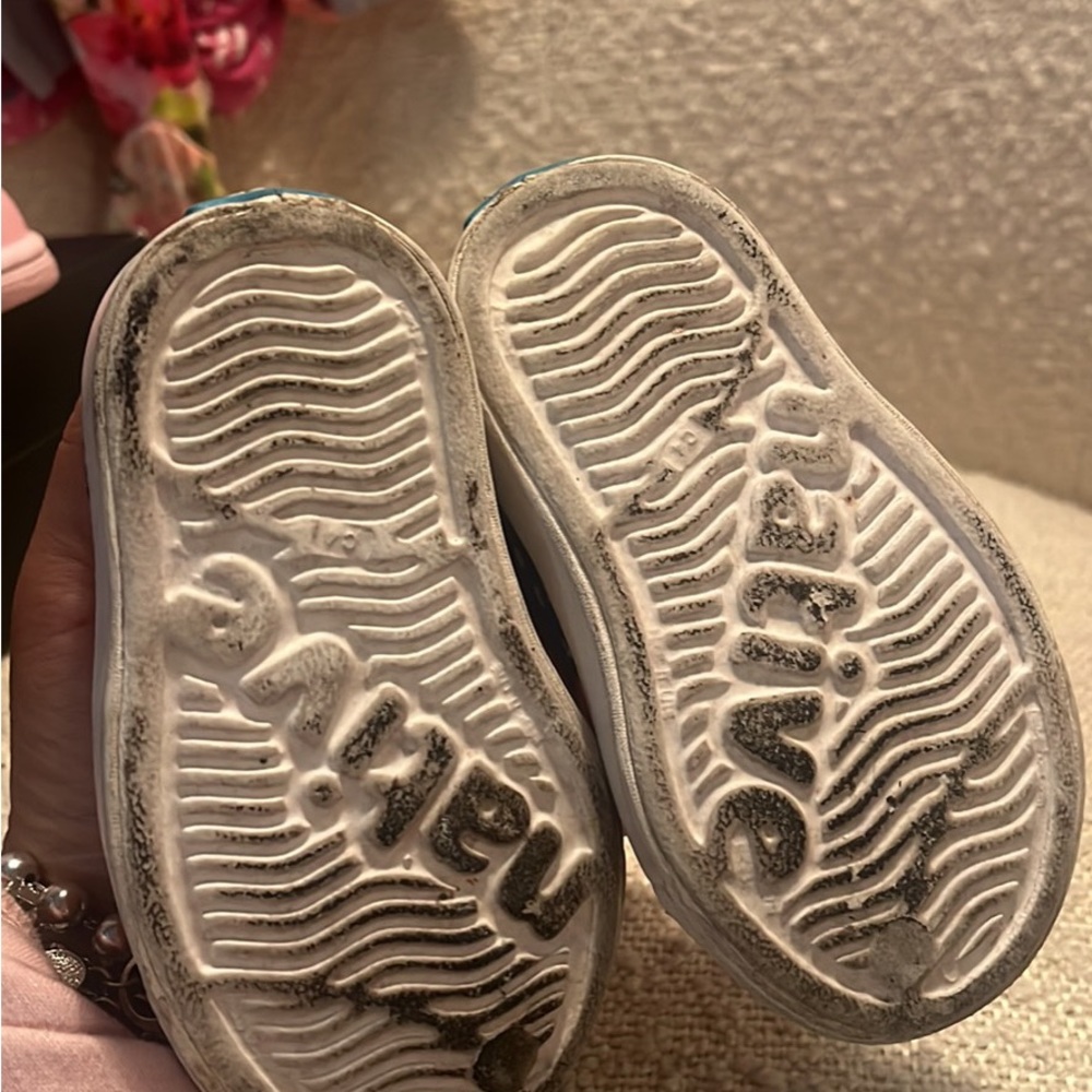 Native shoes - Picture 3 of 3